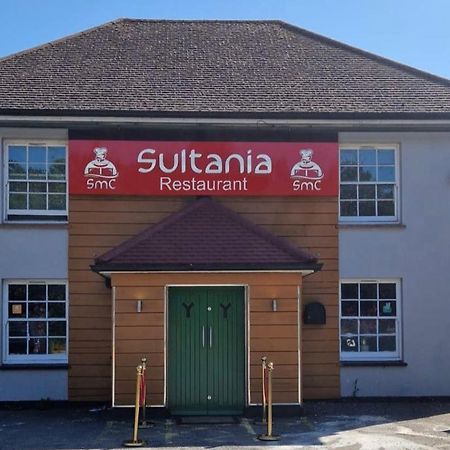 Sultania Motel And Catering Hedgerley エクステリア 写真